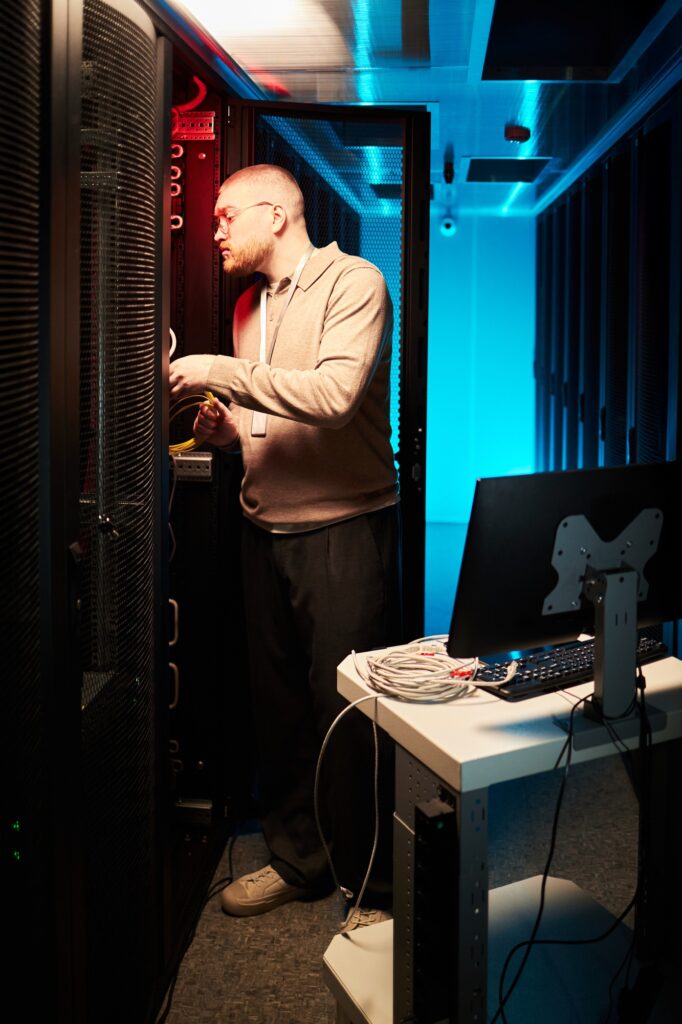 Managing IT Infrastructure in Data Center